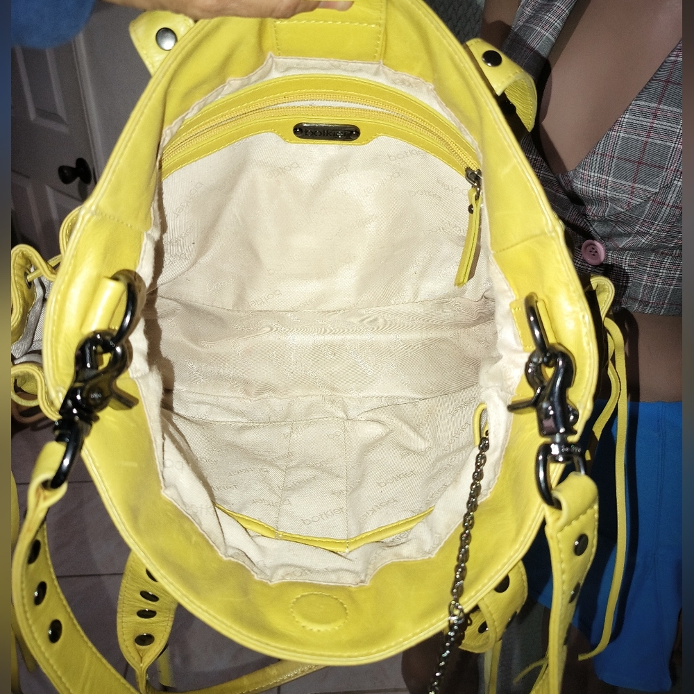 Botkier Yellow Leather Shoulder Bag. - Picture 9 of 15